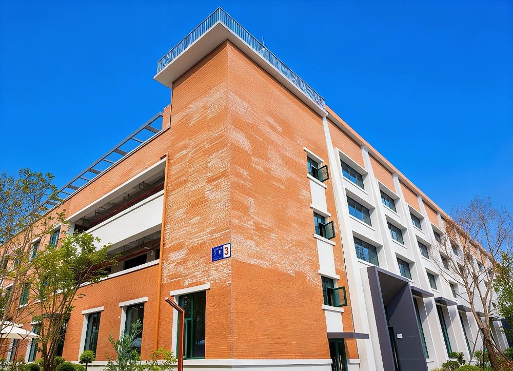 东八区影视文创园外立面图